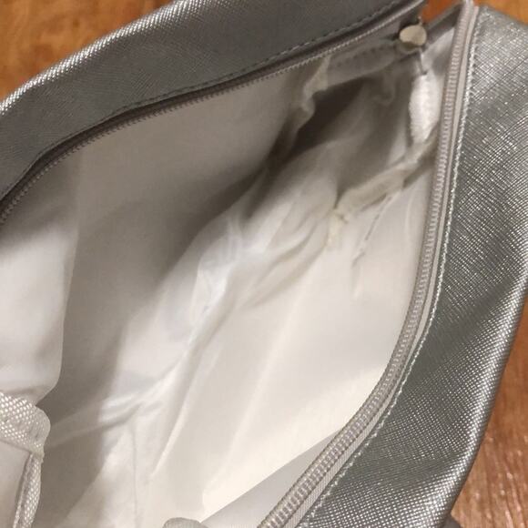 NWOT Silver Shimmer Cosmetic Bag - Picture 6 of 7